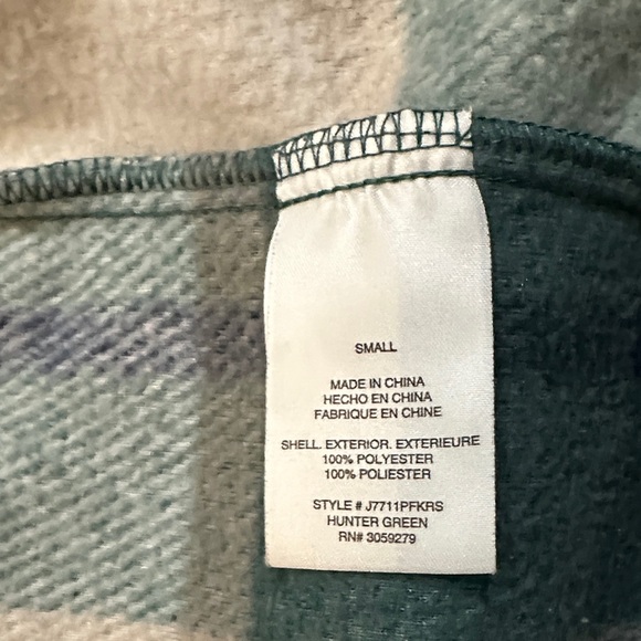 Women's Green Plaid Button Down Shirt - Picture 3 of 4